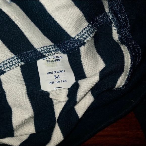 ✖️ SOLD ✖️ NWOT - Abercrombie & Fitch Henley - Picture 4 of 6